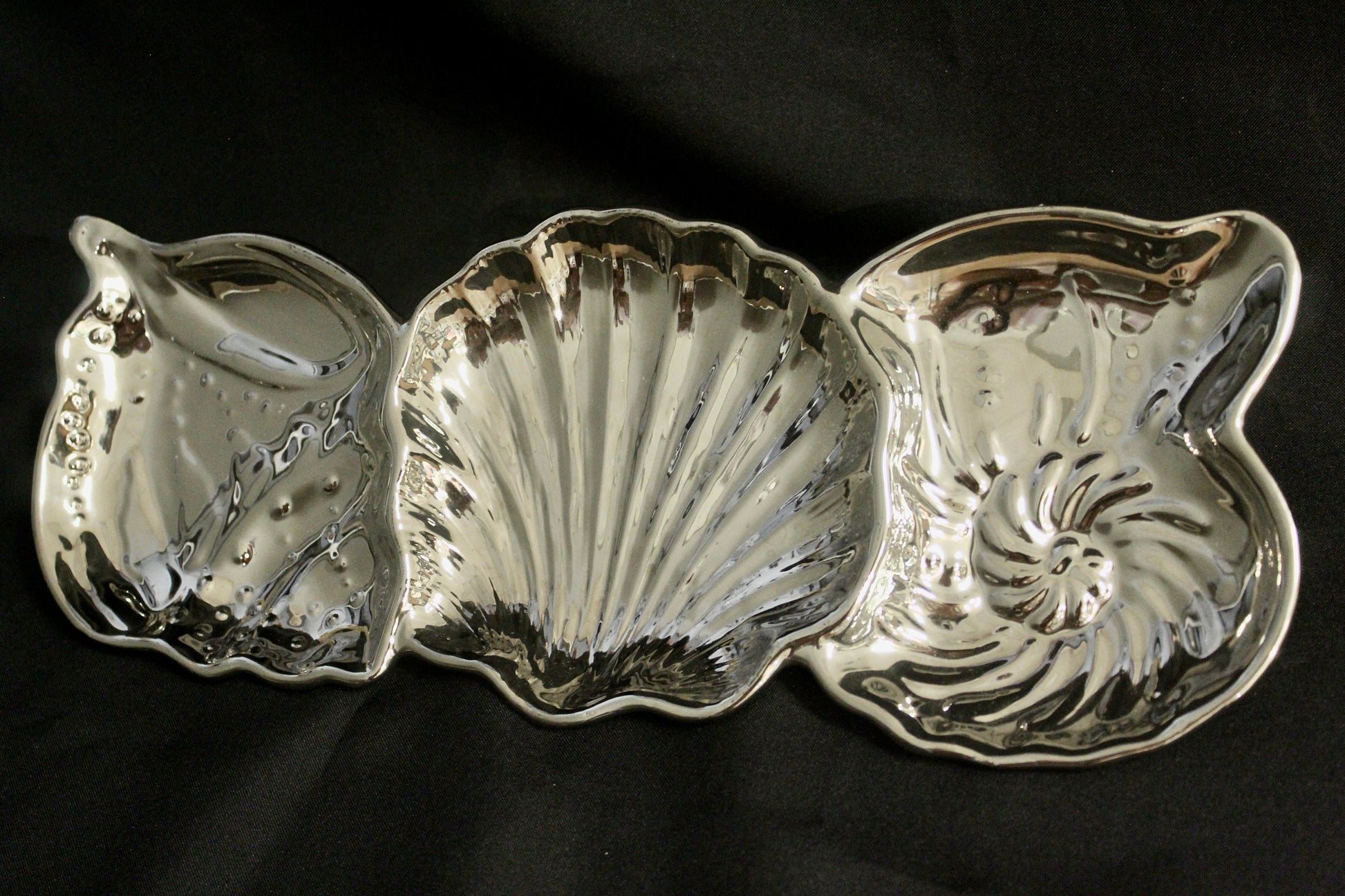 Three Shell Serving Dish